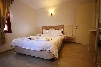 Apart Otel Vira 3*