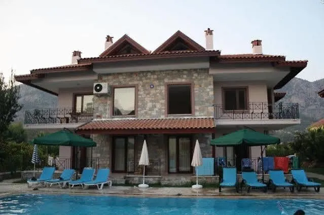 Vira Apart Otel 3*